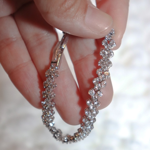 Swarovski Jewelry - Swarovski Bracelet - Beautiful & Sparkly